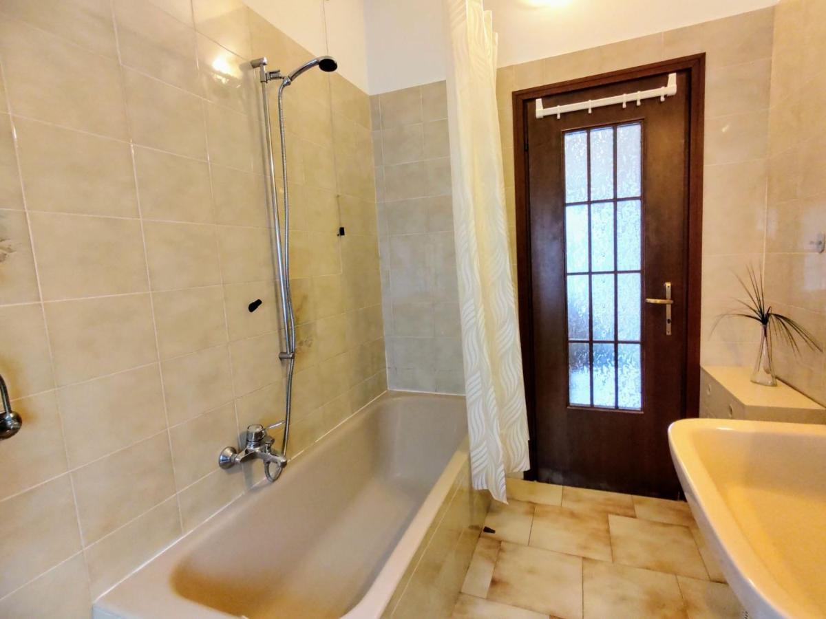 Apartment Nives By Interhome Albonico Luaran gambar